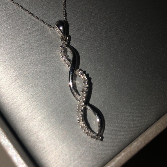 Diamond necklace - Picture 2 of 4